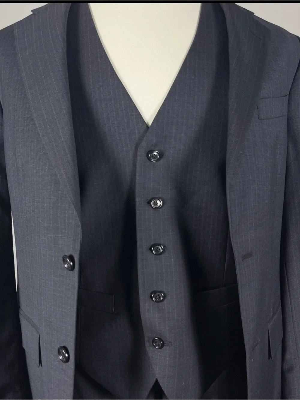Jos. A. Bank Charcoal Pinstripe Two-Button Suit 39R 33x30